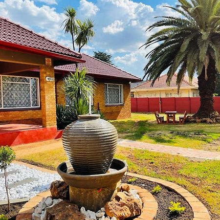 Ithonsi Guesthouse And Spa Kempton Park Exterior foto