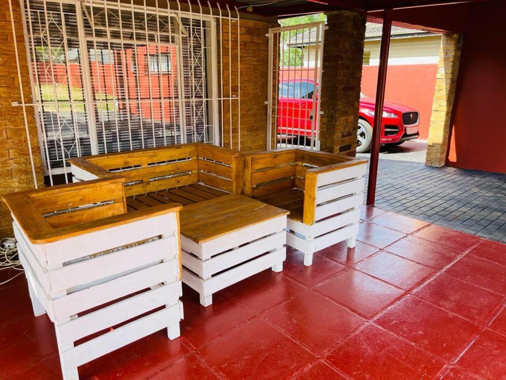 Ithonsi Guesthouse And Spa Kempton Park Exterior foto