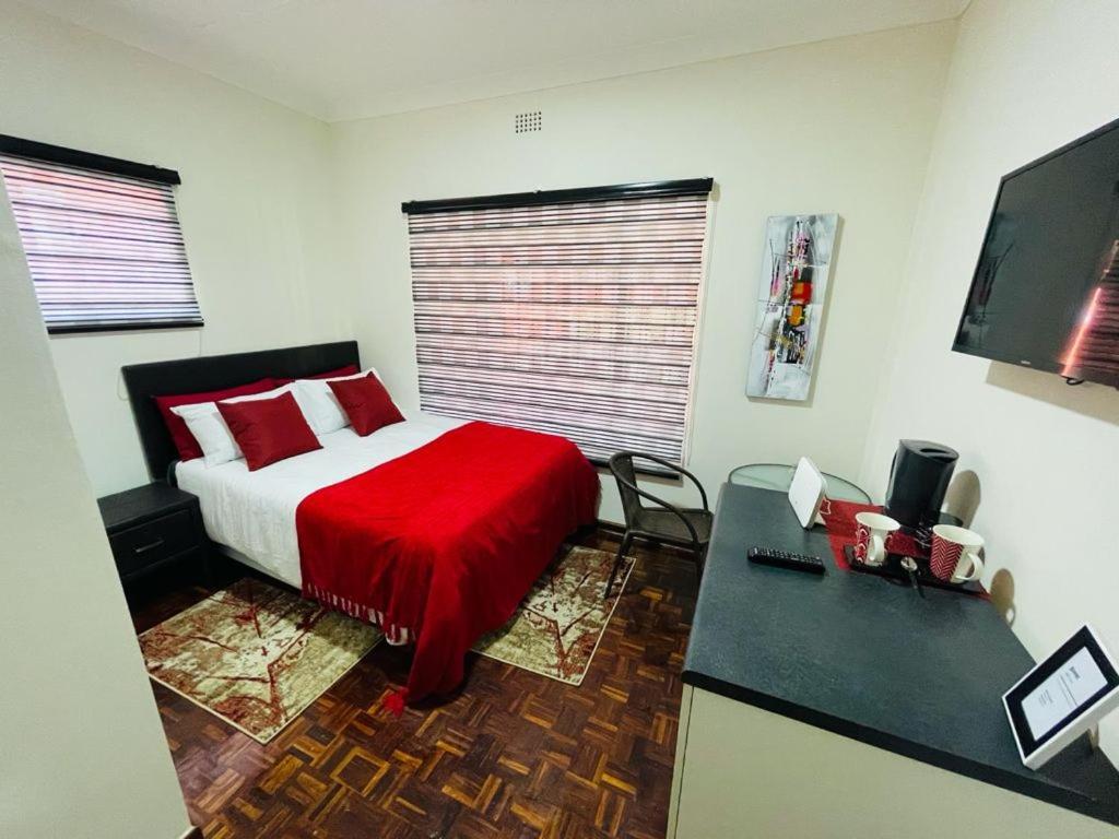 Ithonsi Guesthouse And Spa Kempton Park Exterior foto